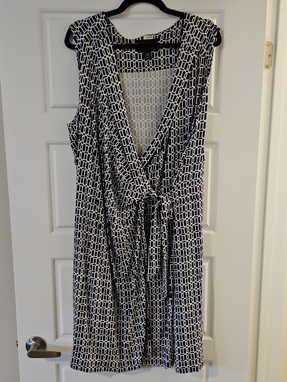 Adrienne Vittadini Navy and White Geometric Tie-Waist Dress